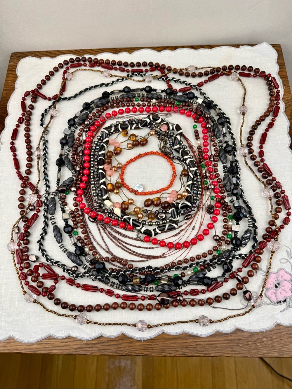 16 Beaded Necklaces 2 Bracelets Jewelry Lot Boho Statement Mixed Styles - Picture 5 of 5
